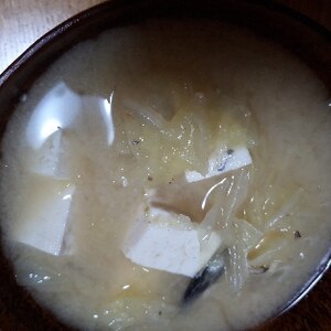 簡単!!豆腐と白菜のお味噌汁